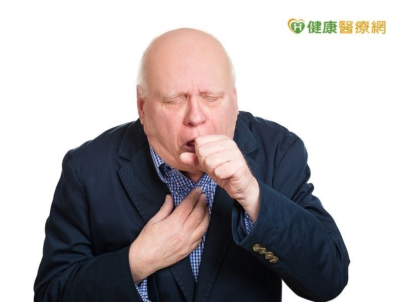 久咳、呼吸困難以為老了　小心！「菜瓜布肺」已上身