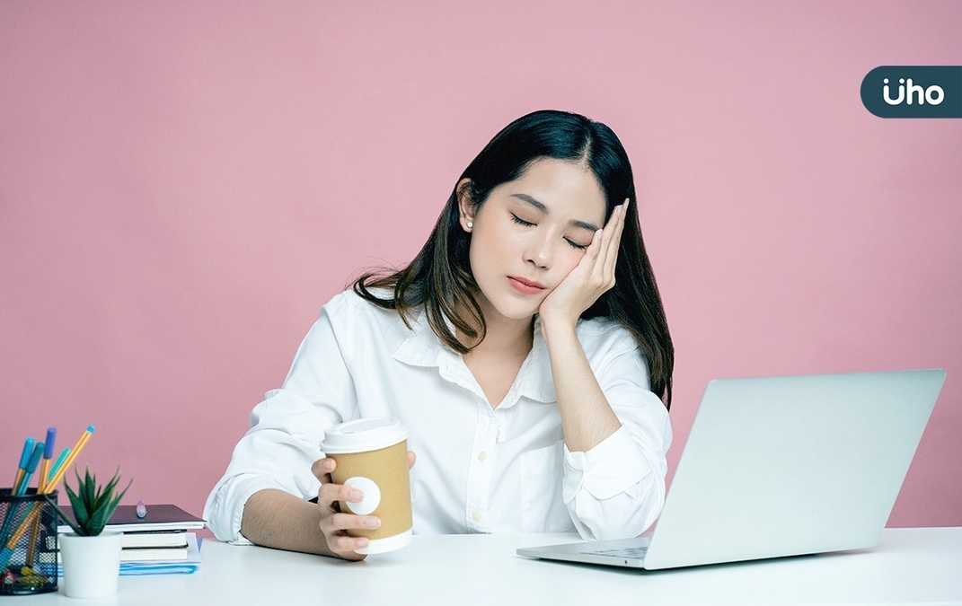 下午猛喝咖啡「醒腦」當心惡性循環！專家：害你夜間磨牙難入眠