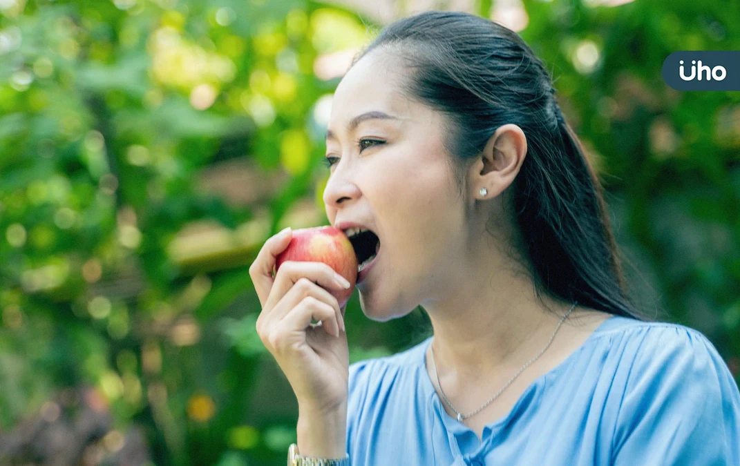 口乾舌燥、皮膚乾癢？處暑養生多吃「酸味食物」蘋果、檸檬、葡萄