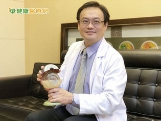 看不清還開車!? 高度近視早發白內障險肇事