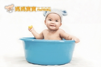莫慌張莫擔心!與寶寶共度洗澡時光