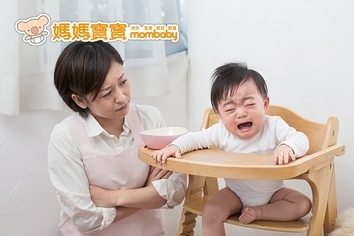 寶寶為什麼一直哭鬧?哭了要立刻抱嗎?