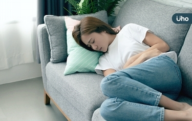 胃灼熱真兇不是「胃酸」?醫師揭「1真相」:百年來不斷被證實