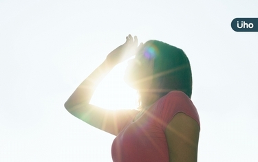 體溫超過●●度就是「中暑」了!醫警告「別自行降溫」應馬上送醫