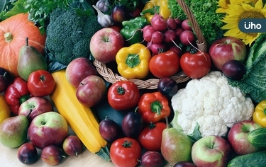有食譜》黃色顧視力、黑色抗老化⋯營養師教你「看顏色」吃對蔬果