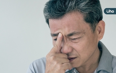 老年人不明倦怠、抵抗力差、夜晚盜汗⋯竟非老化症狀!恐是癌兆