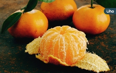 椪柑、柳橙、茂谷柑「這樣挑」最好吃！專家揭「它」超營養千萬別剝