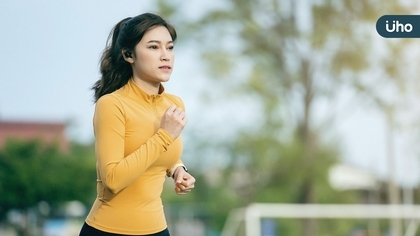 跑馬拉松突倒地險死!醫:非年長者專屬,心律不整、胸悶就應警覺