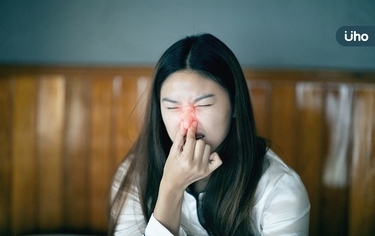 長期鼻塞、黃鼻涕止不住！醫：症狀「超過●●週」當心慢性鼻竇炎