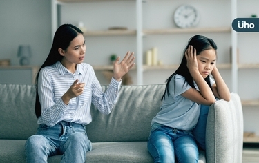 孩子有在聽我說嗎？爸媽必學「親子溝通」5技巧：別只會面對面說話