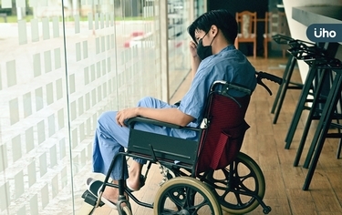 1人中風拖垮全家!台灣年增4萬人腦中風失能⋯醫揭「1事」成恢復關鍵