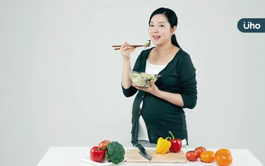 懷孕補鐵妳真的吃對嗎？懷孕後期不只多吃紅肉⋯也別忘了「補鐵3蔬」