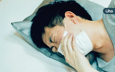 發燒、肌肉痠痛⋯誤認感冒險猝死!醫揭「急性心肌炎」4症狀須警覺