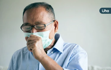 胸痛、呼吸喘不是肺癌!醫揭長期吸入「石棉」致癌:恐70歲後才發現