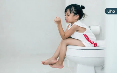 肺炎治癒後⋯卻腹瀉「拉粉紅血絲」?醫揪5歲女童染「困難梭狀桿菌」