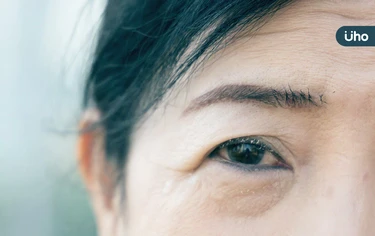 右眼「正中央」突視力模糊?他檢查驚見「血管瘤增生」視力僅剩0.5