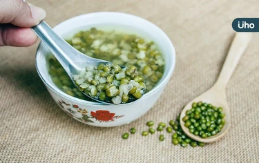 夏天來碗「綠豆湯」消水腫、解疲勞！易腹瀉、過敏⋯5類人不宜多喝