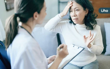 潮熱盜汗又睡不好⋯「乳癌治療」害更年期提早來!中醫教「2招」舒緩