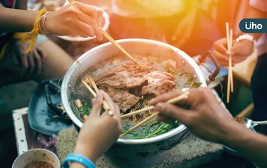 天冷吃鍋胃痛，元凶竟是幽門桿菌？醫曝「沒1用餐習慣」恐重複感染