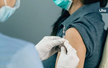 新冠、流感疫苗一起打!11/1第二階段開打:接種資格、健康禮一次看