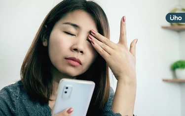 眼睛飄黑影、閃光⋯小心「視網膜剝離」惹禍!醫示警「3症狀」快就醫