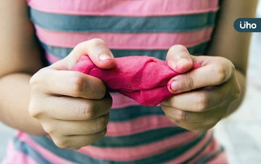 40歲後手擰毛巾、扭瓶蓋好吃力?專家揭心血管風險恐致「握力下降」