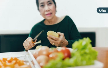 得舒飲食好麻煩?營養師授3口訣:從「飯換穀、菜多樣、紅換白」開始
