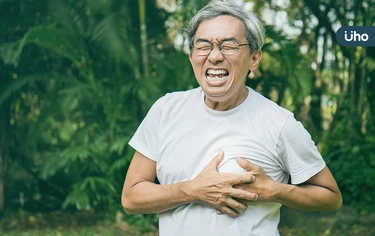 15分鐘未舒緩快就醫!醫曝「酷暑心肌梗塞」3大特徵:別再誤認中暑