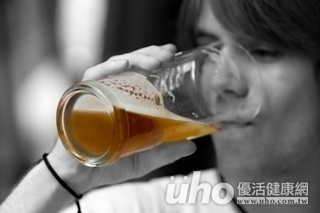 愛喝酒致胰臟功能耗盡 30歲男惹糖尿病上身