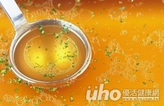 研究:飲用雞精助代謝、血循 大腦更年輕