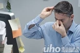 電腦族眼睛「乾酸澀」 42歲就老花