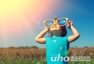 太陽毒辣 防中暑有訣竅