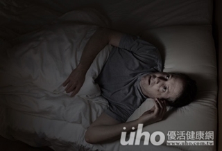 按穴道、喝牛奶 助你好眠