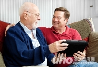 告別「筆談」 電子耳重拾人生