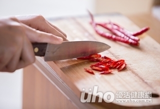 吃香喝辣治感冒?醫:沒效