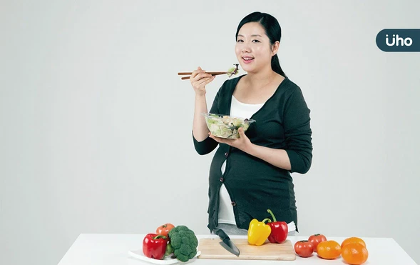 懷孕補鐵妳真的吃對嗎？懷孕後期不只多吃紅肉⋯也別忘了「補鐵3蔬」