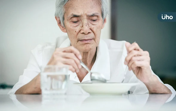 長輩咬不動、吞不下？教你做「軟食力食譜」海陸山藥塔、鷹嘴豆烘蛋